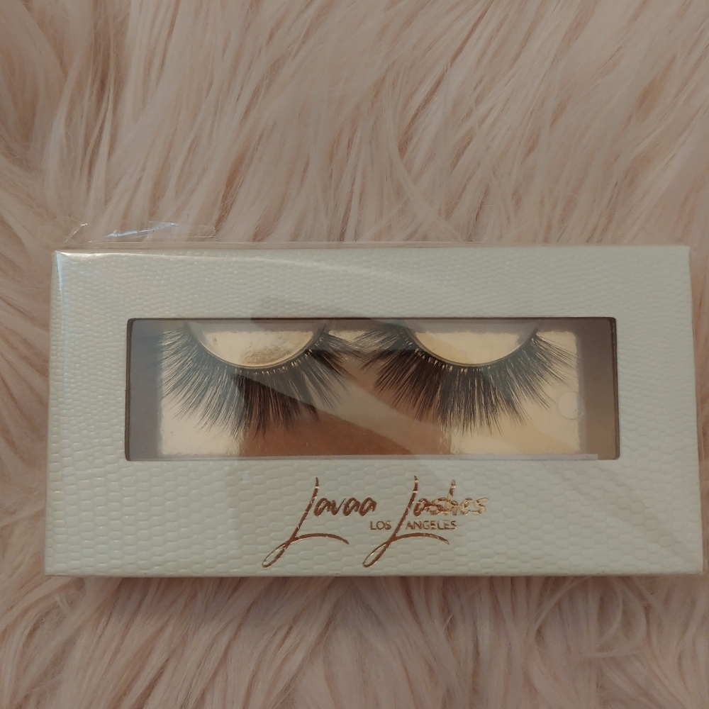 💖FIRM! NWT LAVAA LASHES PREMIUM FAUX MINK